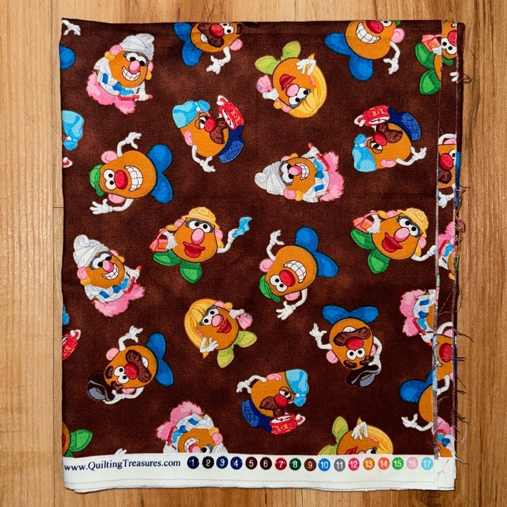 🌴 NEW - 1 yard of Mr & Mrs Potato Head Cotton Fabric (Very Rare)